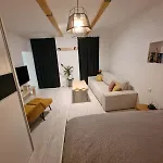 Urban Chic Living - Old Town, Walk Everywhere Daire *