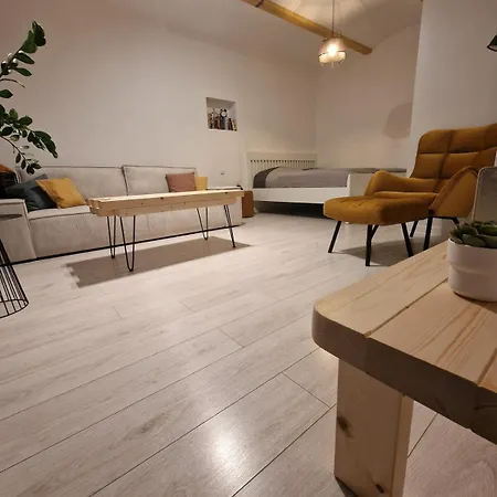 Apartment Urban Chic Living - Old Town, Walk Everywhere Bratislava