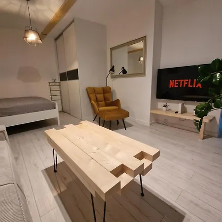 Urban Chic Living - Old Town, Walk Everywhere Apartment