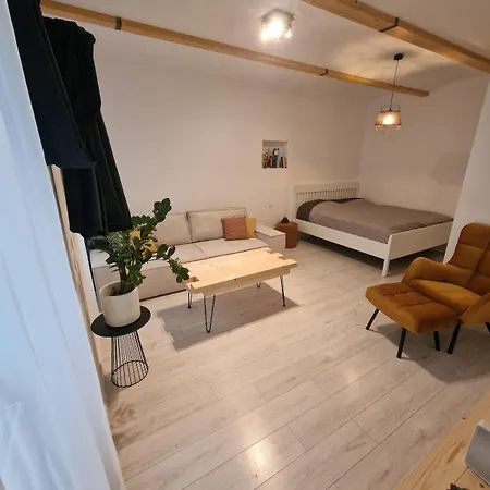 Urban Chic Living - Old Town, Walk Everywhere Apartment Bratislava