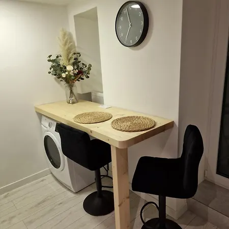 アパート Urban Chic Living - Old Town, Walk Everywhere ブラチスラヴァ