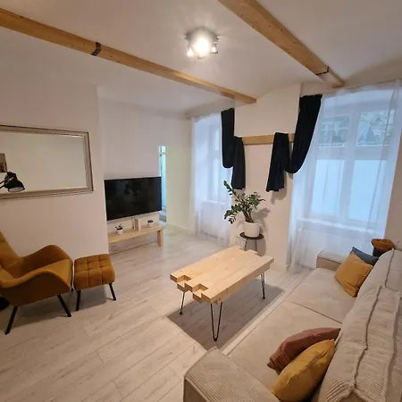 Urban Chic Living - Old Town, Walk Everywhere Apartment Bratislava