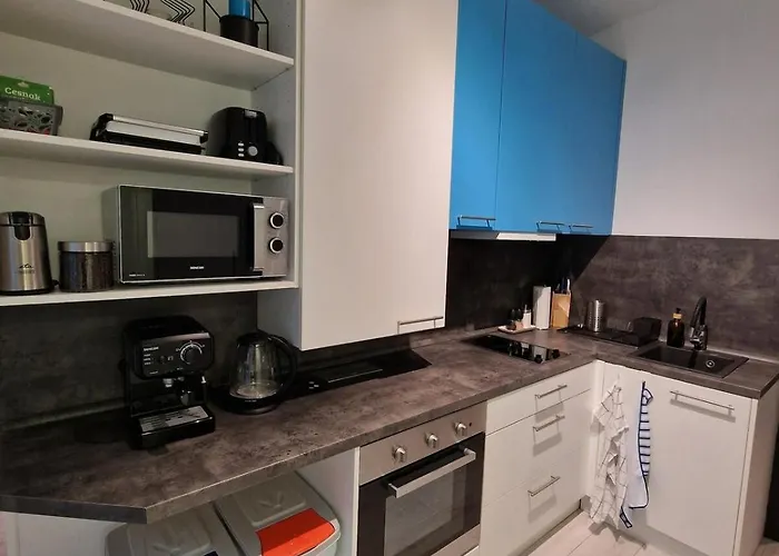 Urban Chic Living - Old Town, Walk Everywhere Apartmán