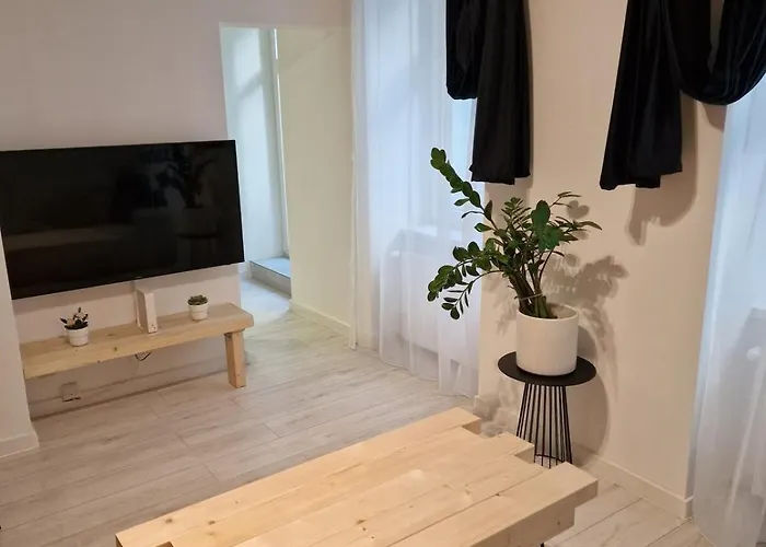 Apartment Urban Chic Living - Old Town, Walk Everywhere Pressburg