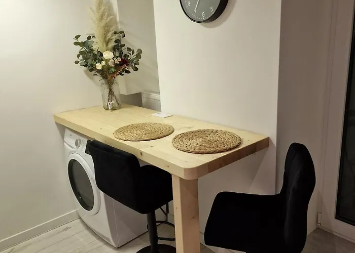 Apartment Urban Chic Living - Old Town, Walk Everywhere Pressburg