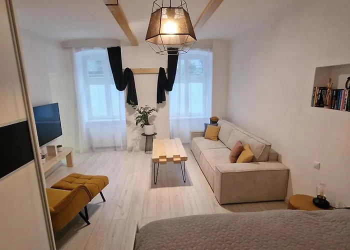 Urban Chic Living - Old Town, Walk Everywhere