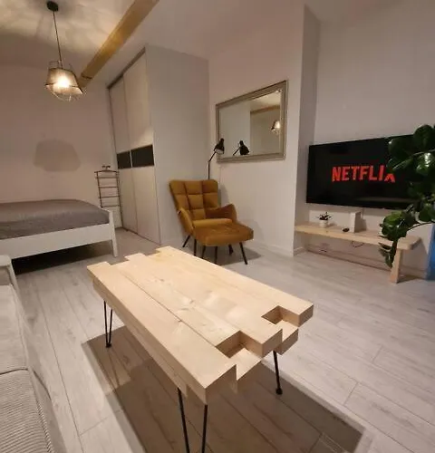 Urban Chic Living - Old Town, Walk Everywhere * Bratislava