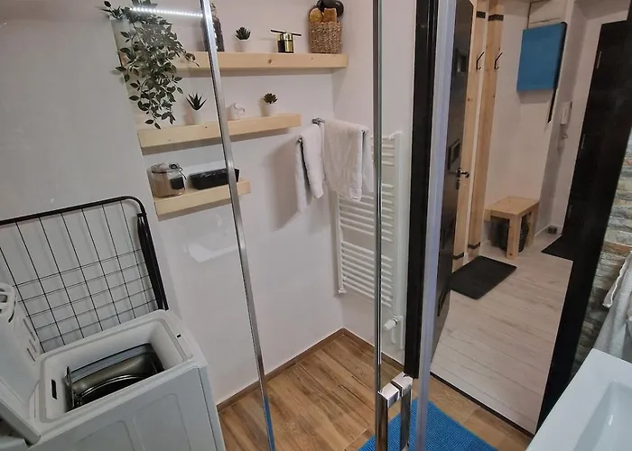 Urban Chic Living - Old Town, Walk Everywhere