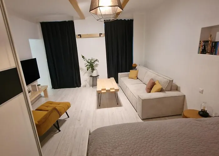 Urban Chic Living - Old Town, Walk Everywhere Daire *